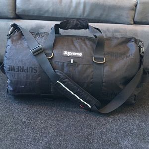 black supreme duffle bag